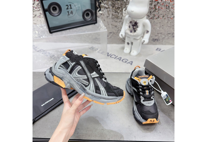 Ba*len*cia*ga track runner  btt-196