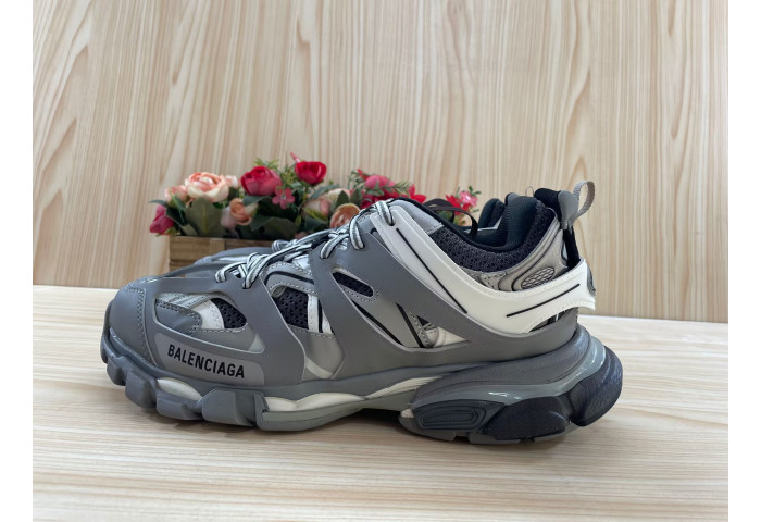 Ba*len*cia*ga track trainer  btt-062