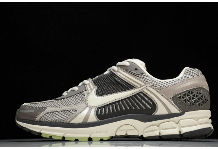 nike air zoom vomero 5   fb8825-001