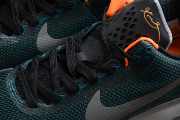 Nike Kobe 10 Flight 705317-308