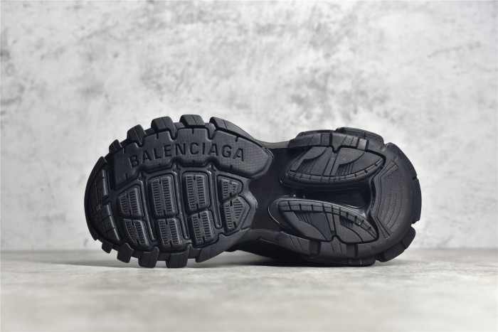 Ba*len*cia*ga track trainer