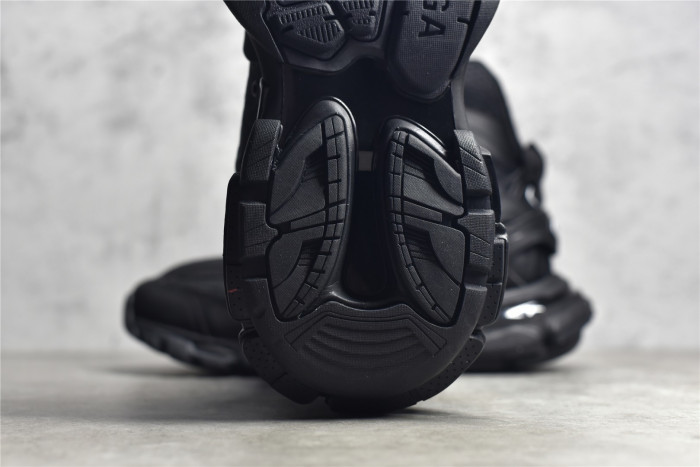 Ba*len*cia*ga track trainer