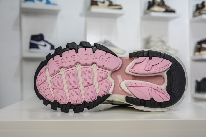 Ba*len*cia*ga track trainer