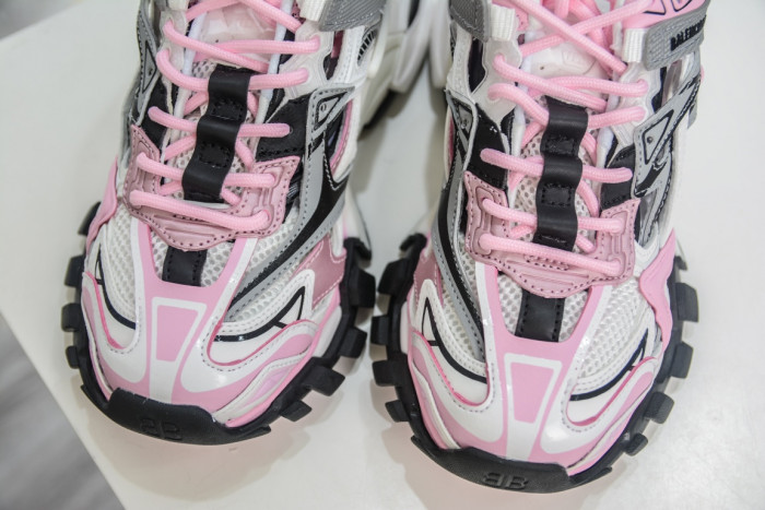 Ba*len*cia*ga track trainer