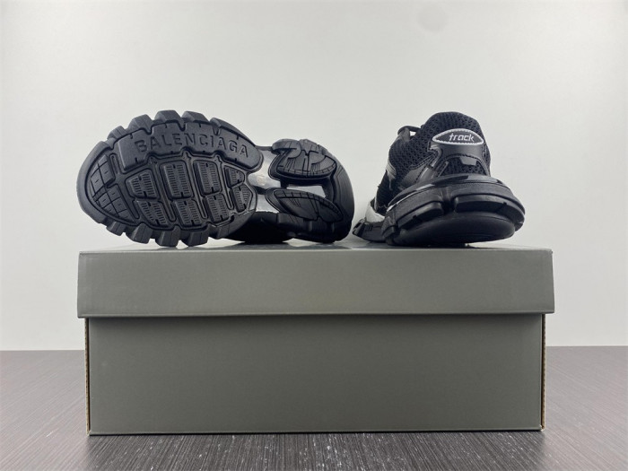 Ba*len*cia*ga track trainer  btt-028