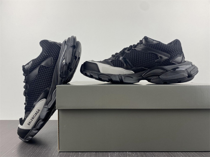 Ba*len*cia*ga track trainer  btt-028