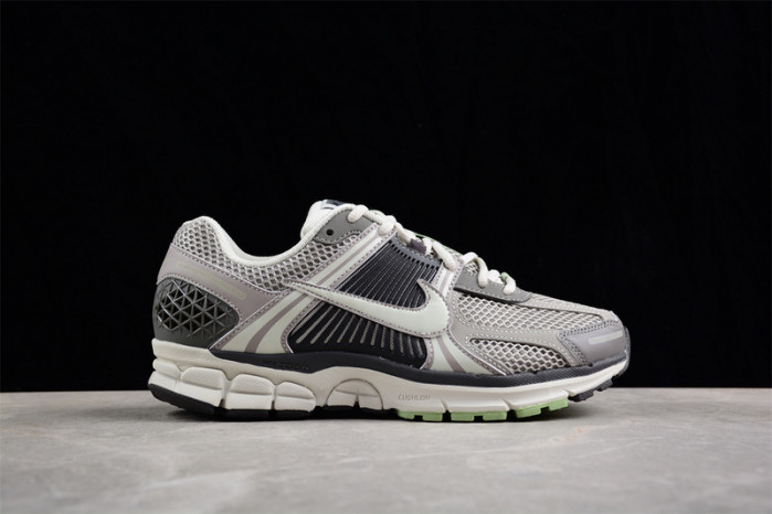 nike zoom    fd9920-022