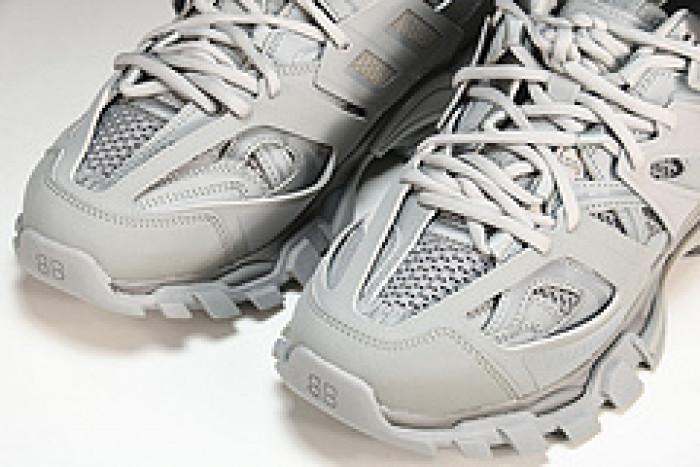 Ba*len*cia*ga track trainer  btt-063