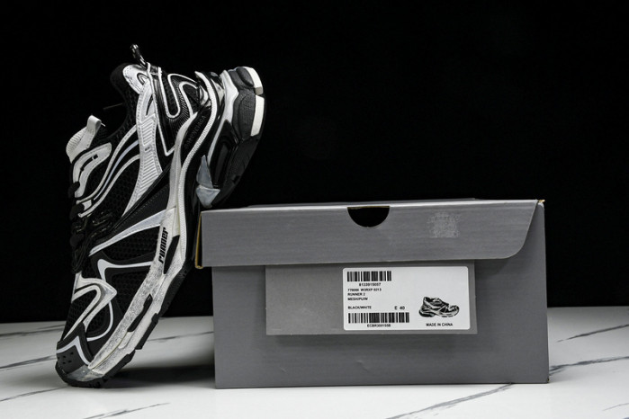 Ba*len*cia*ga track trainer  btt-187