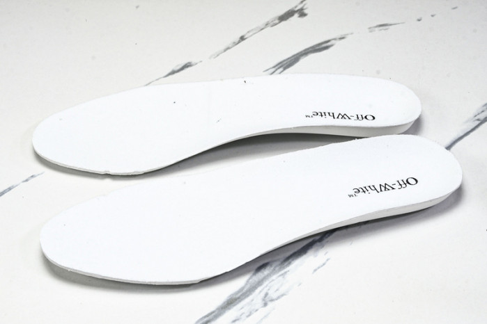 C/O​ SNEAKERS CO-025