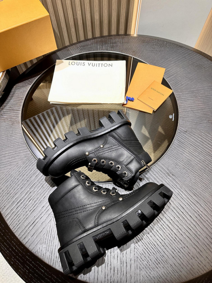 L**V**T* BOOTS LVTBS-014