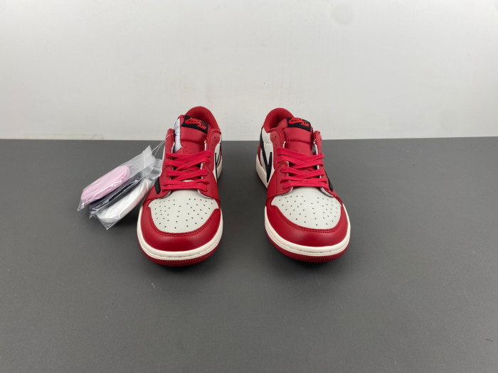 Travis Scott x Air Jordan 1 DZ4137-700