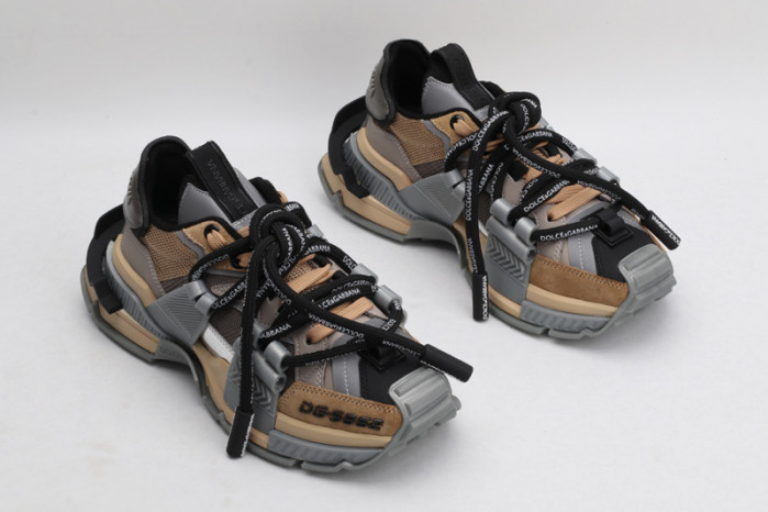 dg  sneakers  dg -012