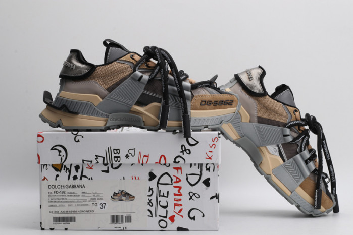 dg  sneakers  dg -012