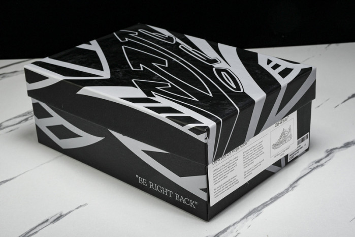 c/o​  sneakers  co-011