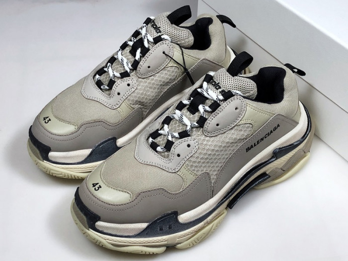 BALENGA TRIPLE S BEIGE 536737 W09O6 9787