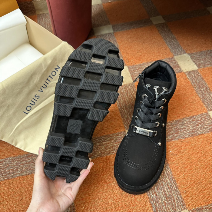 L**V**T* BOOTS LVTBS-001