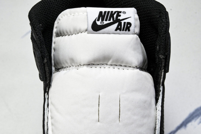 Air Jordan 1 High OG "Stage Haze" 555088-010