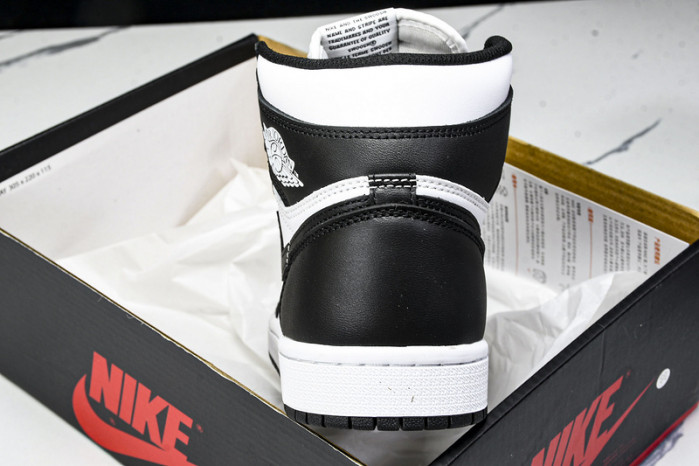 Air Jordan 1 High OG "Stage Haze" 555088-010