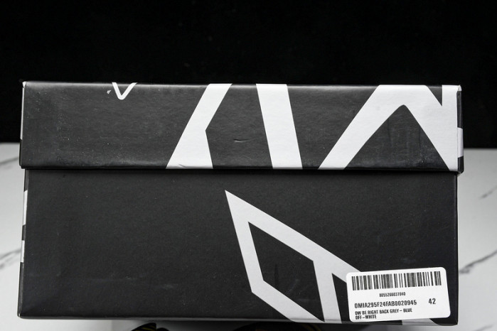 c/o​  sneakers  co-006