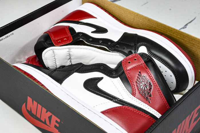 Air Jordan 1 High Retro 555088-125