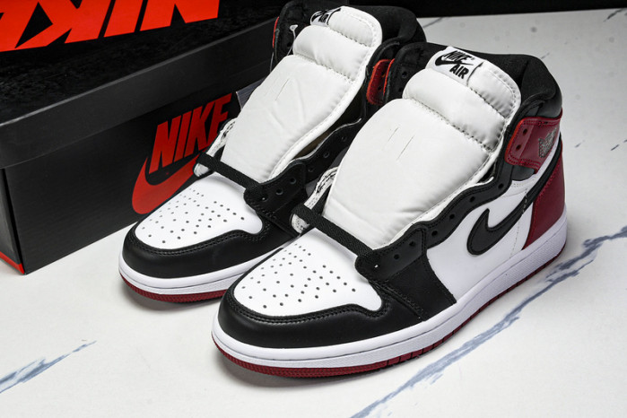 Air Jordan 1 High Retro 555088-125