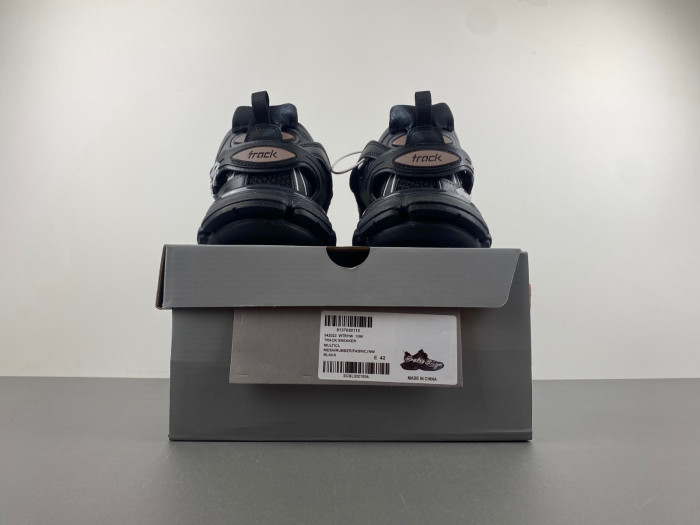 Ba*len*cia*ga track runner  btt-206