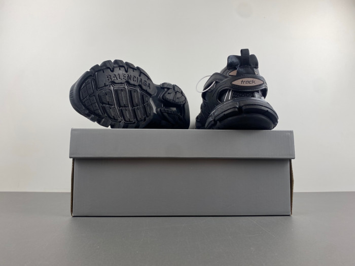 Ba*len*cia*ga track runner  btt-206