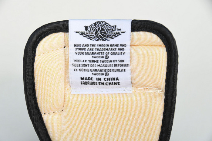 Travis Scott x Air Jordan 1 Low DH7866-128