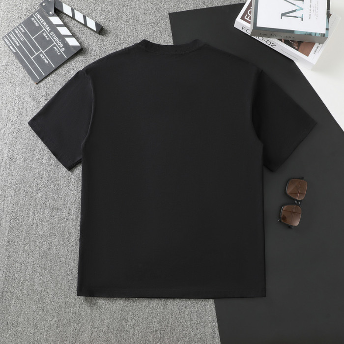 G*UCCI CLOTHES GICS-012