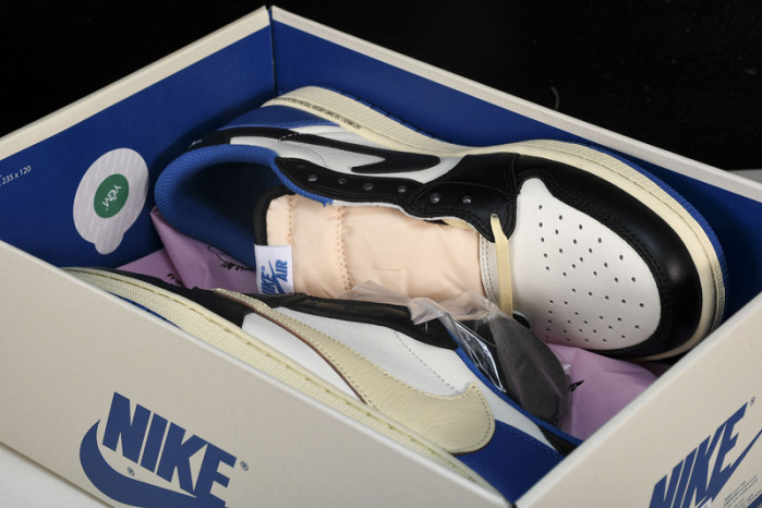 Jordan 1 Low fragment design x Travis Scott DM7866-140