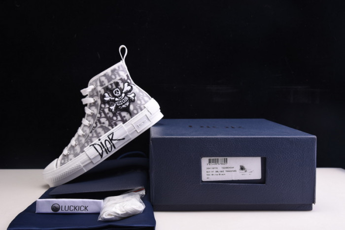 dr homme kaws hip-top 45792622