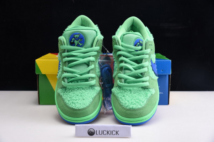 grateful dead x nike sb dunk low “green bear” cj5378-300