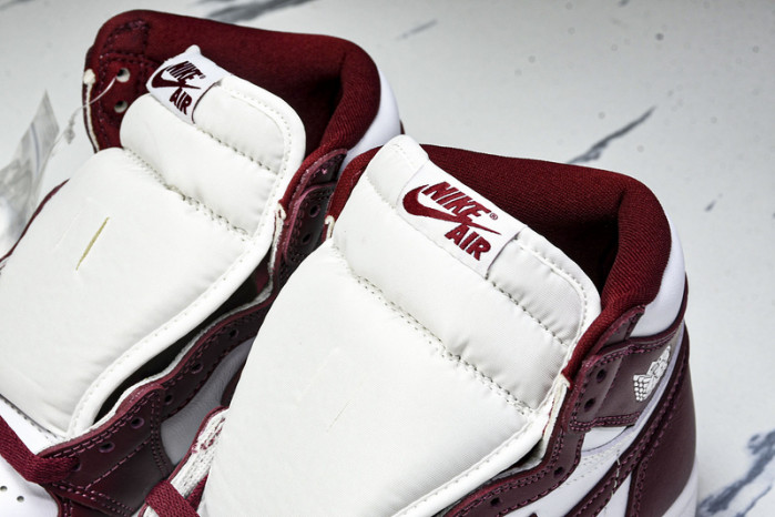 Air Jordan 1 High "Dune Red" DZ5485-160