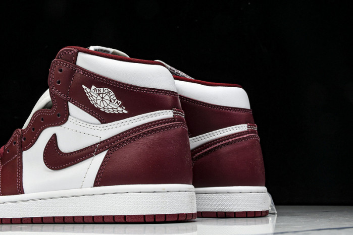 Air Jordan 1 High "Dune Red" DZ5485-160