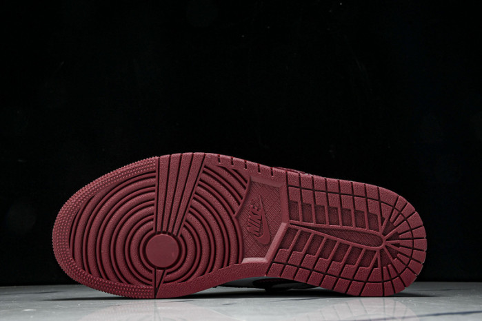 Air Jordan 1 High "Dune Red" DZ5485-160