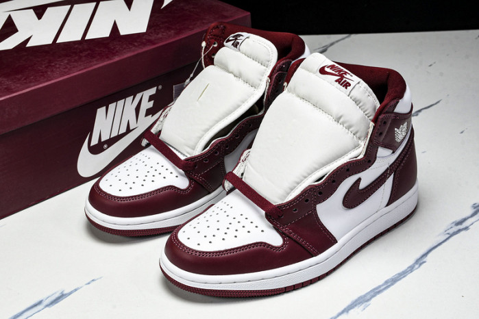 Air Jordan 1 High "Dune Red" DZ5485-160