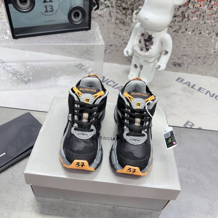 Ba*len*cia*ga track runner  btt-196