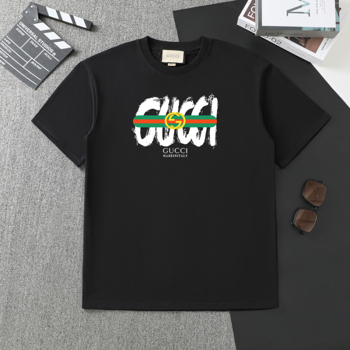 G*UCCI CLOTHES GICS-015