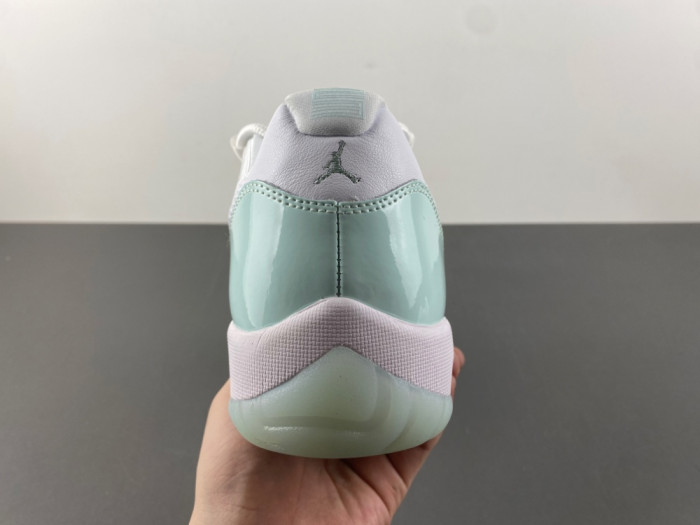 Air Jordan 11 Low “Igloo” AH7860-103