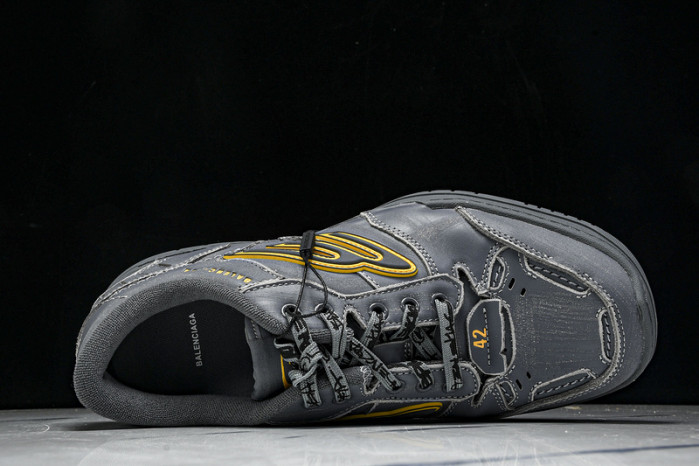 Balenciaga Hamptons Worn-Out WCURB1180