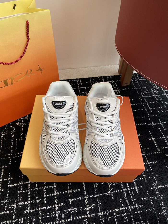 Dior x Kaws B35 NXT DRB35-001