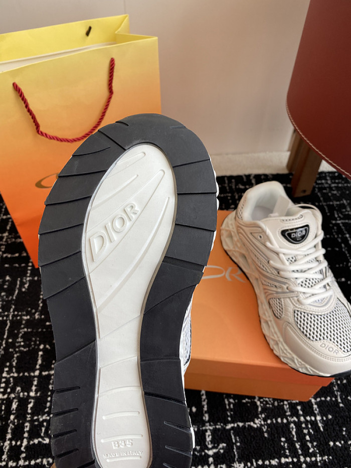 Dior x Kaws B35 NXT DRB35-001