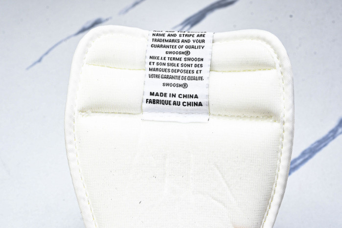 Air Jordan 1 High OG "Metallic Gold" FD2588-021