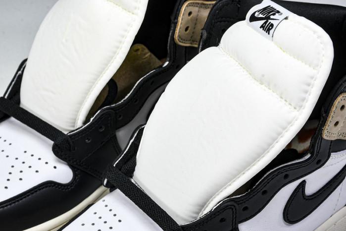 Air Jordan 1 High OG "Metallic Gold" FD2588-021