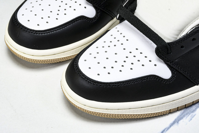 Air Jordan 1 High OG "Metallic Gold" FD2588-021