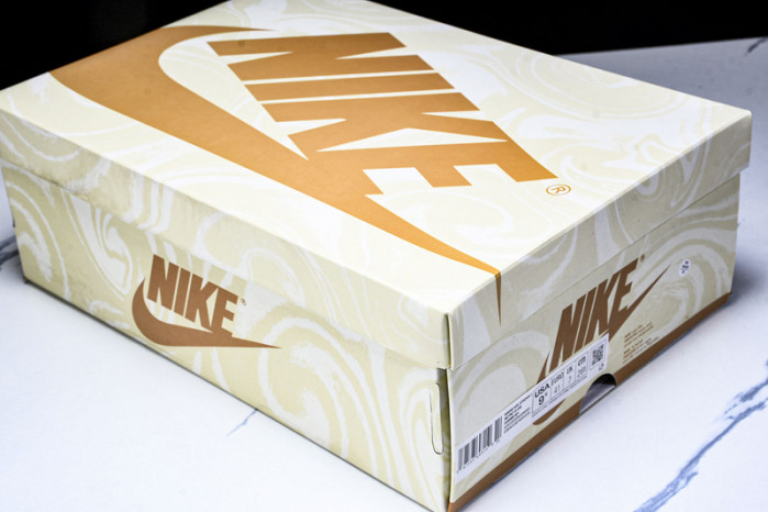 Air Jordan 1 High OG "Metallic Gold" FD2588-021