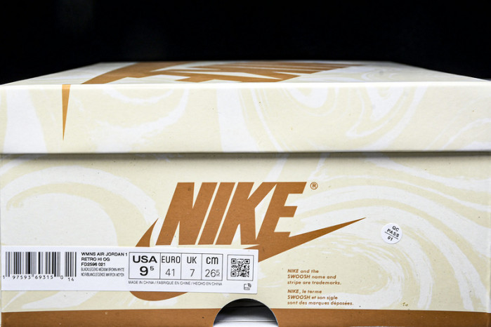 Air Jordan 1 High OG "Metallic Gold" FD2588-021