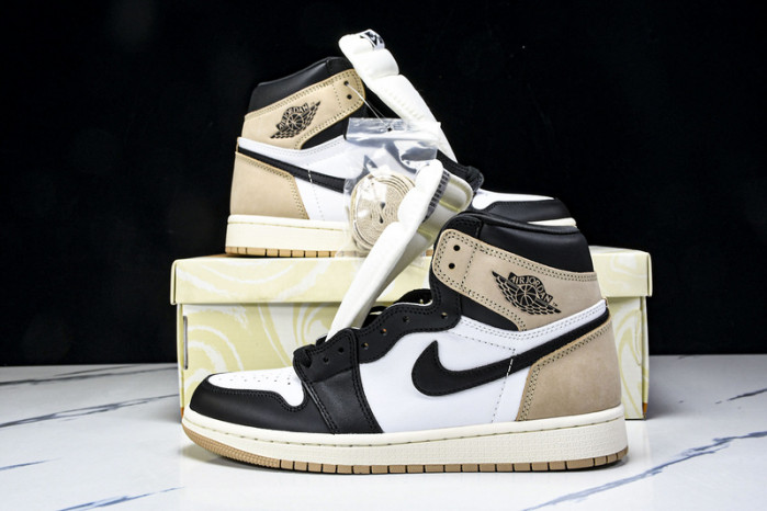 Air Jordan 1 High OG "Metallic Gold" FD2588-021