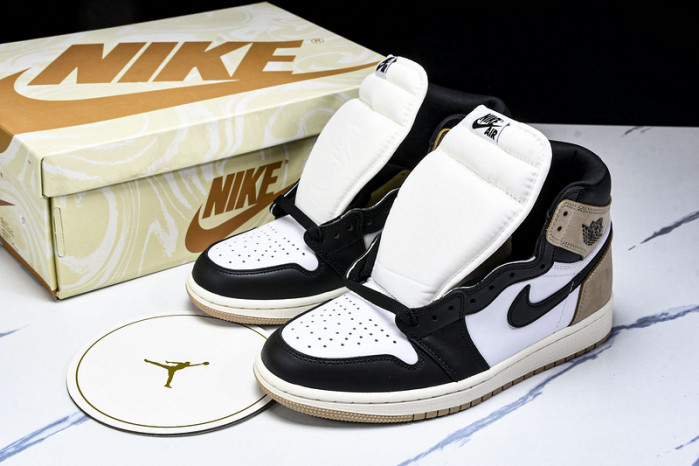 Air Jordan 1 High OG "Metallic Gold" FD2588-021